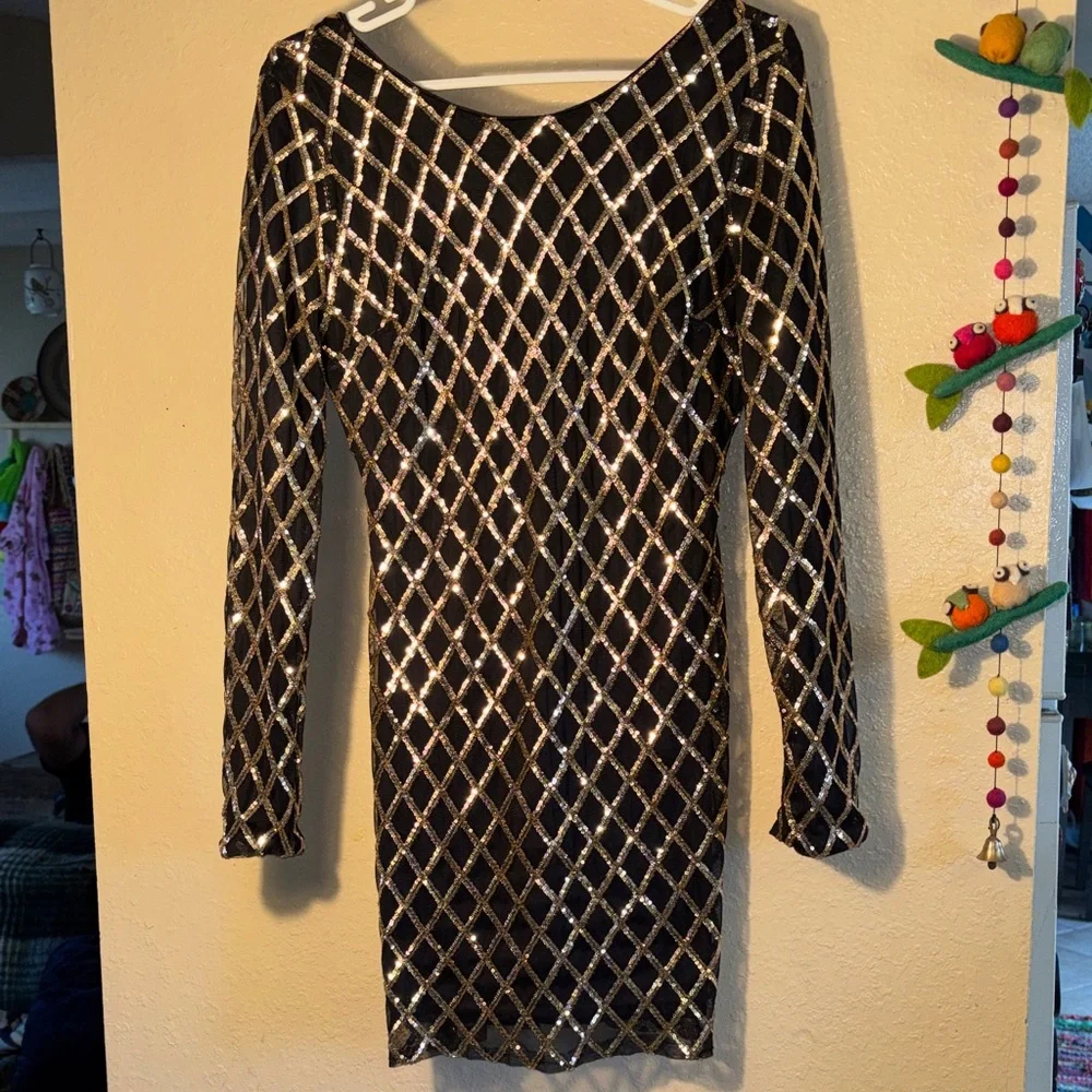 NWOT Forever 21 Long Sleeve Black Gold Diamond Pattern Sequence Mini Body - Picture 1 of 9